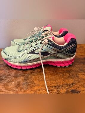 Brooks Women’s Running Shoes Pink Mint Navy
